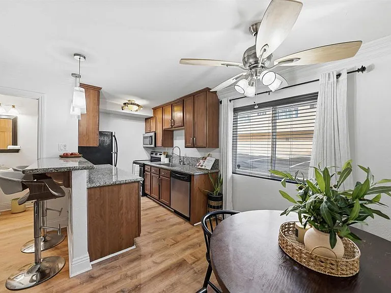 5505 Adelaide Ave #14 — Photo 7