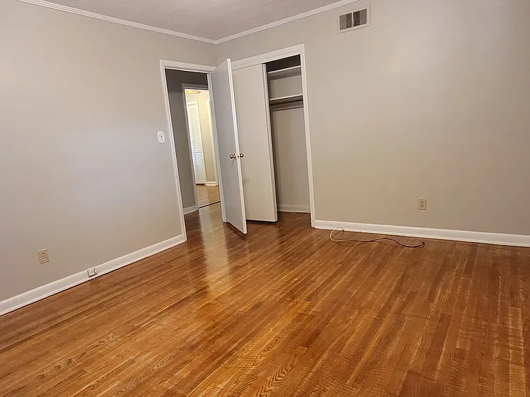 205 Government St — Photo 8
