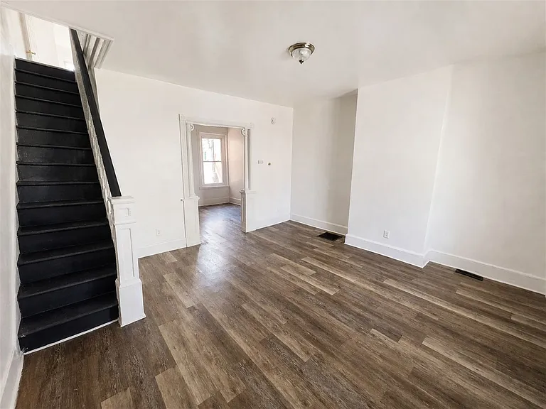 2238 N Pine St — Photo 2