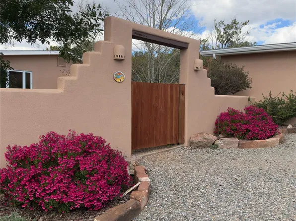 4 Camino Cielo Azul, Santa Fe, NM 87508
