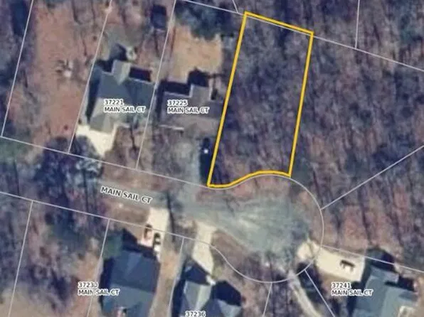 101 Main Sail Ct #101, Greenbackville, VA 23356