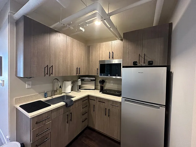 219 N Alamo St — Photo 11