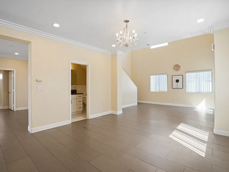 10562 Lexington St — Photo 11