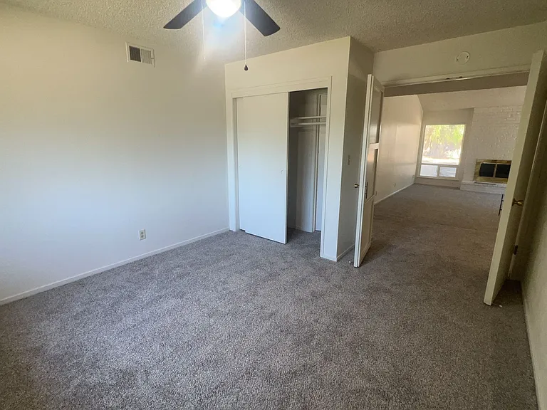 303 Diane Ct — Photo 4