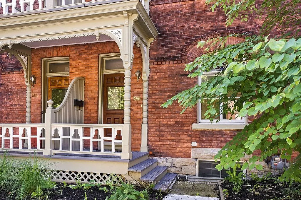 3 bed, $3,100 — Photo 2