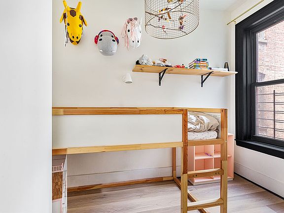 5th image of 507 W 140th St APT 33