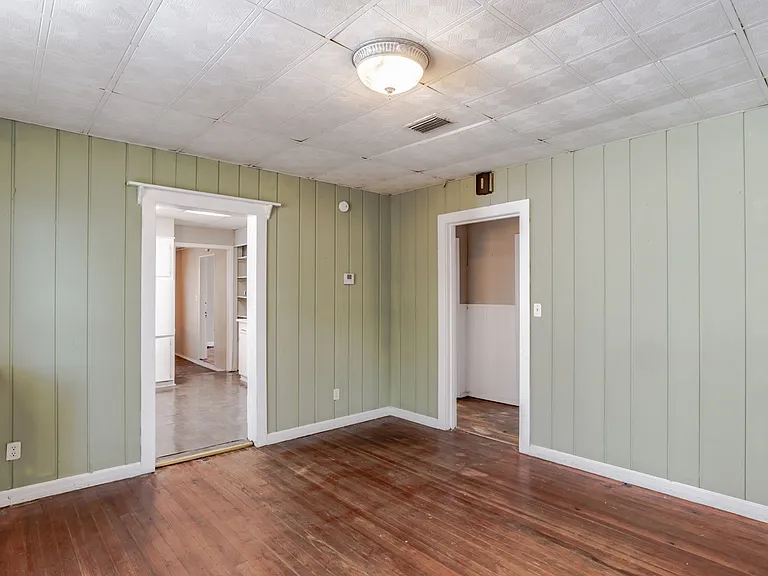 310 Stanley Ave — Photo 13