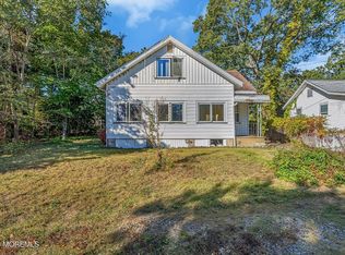 408 Arlington Ave N, Bayville, NJ 08721