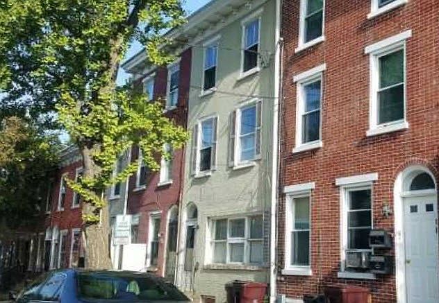 2nd image of 830 N Pine St