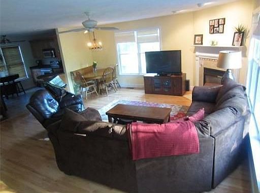 3rd image of 25 Pond St #A