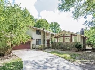 915 Antioch Rd, Fayetteville, GA 30215