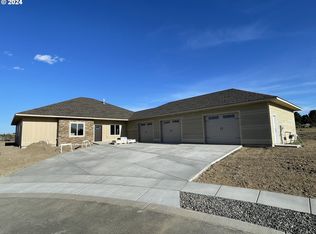 855 SW Angus Ct, Hermiston, OR 97838