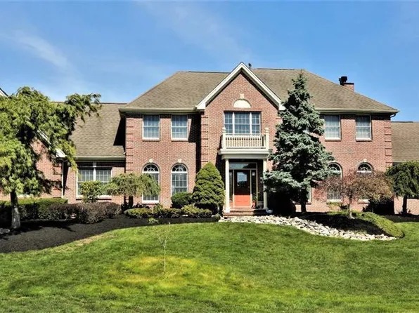 16 Barnyard Ct, Plainsboro, NJ 08536