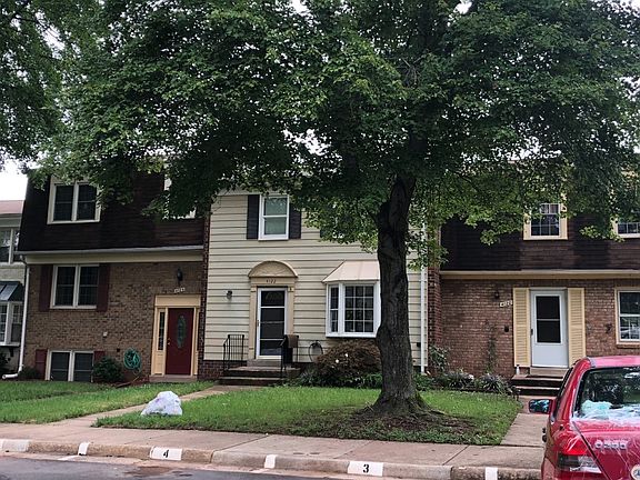 2nd image of 4122 Hamlin Ct