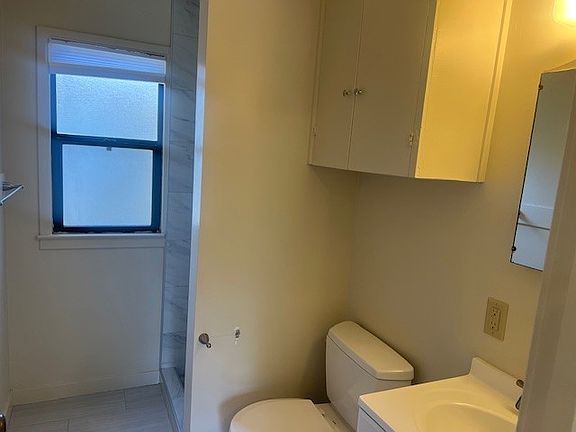 5th image of 225 Grove Acre Ave #6