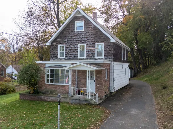 21 McCormack Road, Slingerlands, NY 12159