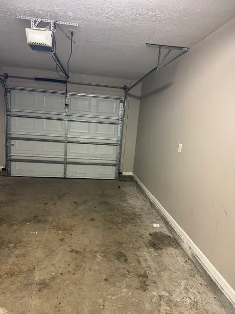 3 bed, 1200 sqft, $1,700 — Photo 3