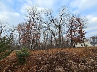 104 Bexhill Ct, Bushkill, PA 18324