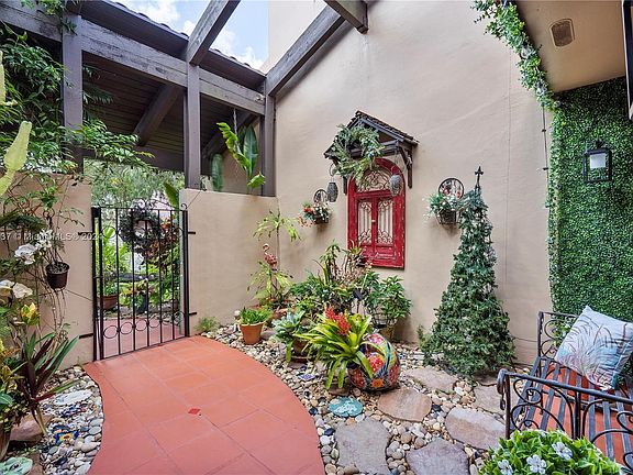 5th image of 3505 Torremolinos Ave #D-109