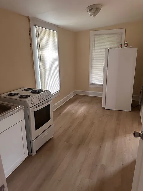 215 Church St — Photo 2