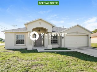 130 NE 11th Ter, Cape Coral, FL 33909