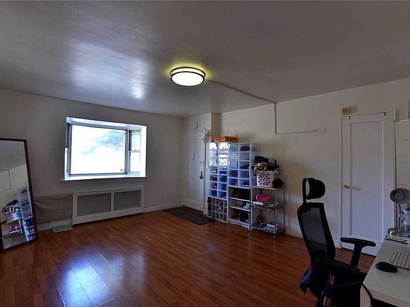3rd image of 252-08 58th Ave