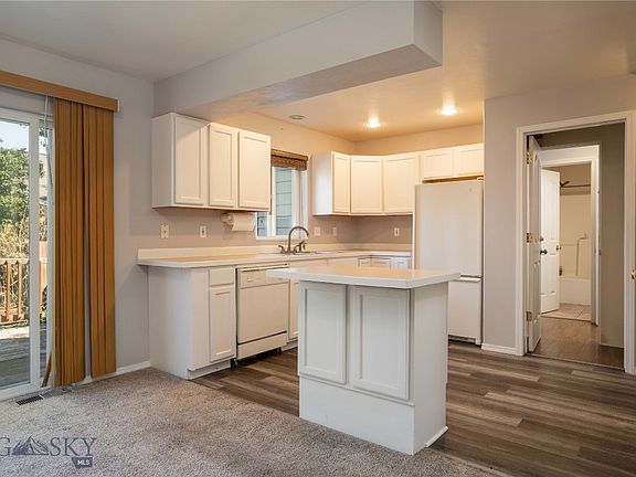 3rd image of 3607 Laredo Dr