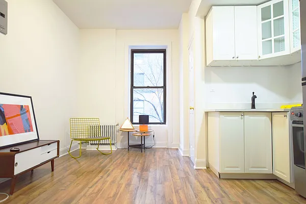 Rented by Uptown Flats LLC | media 11