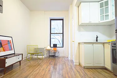 Rented by Uptown Flats LLC