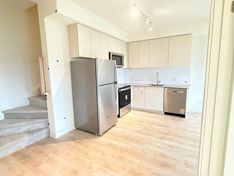16 Melbourne Ave #317B — Photo 28