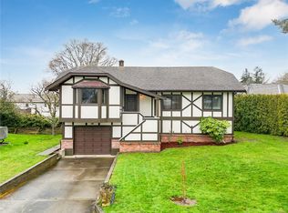 891 Lavender Ave, Saanich, BC V8Z 2M6