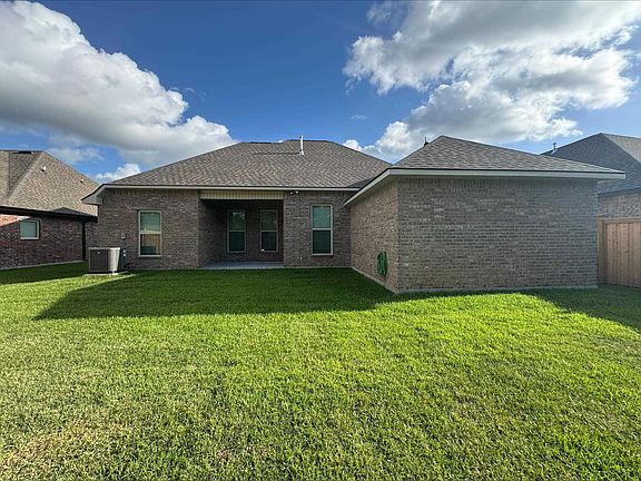 5th image of 2488 Goldfinch Dr