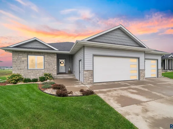 119 Central Park Ct, Harrisburg, SD 57032