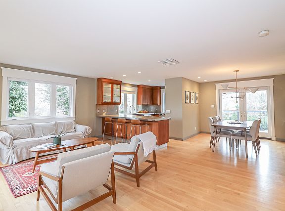 2nd image of 1271 E Roosevelt Ave