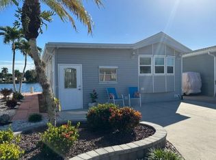 531 Cheetah Dr, Naples, FL 34114