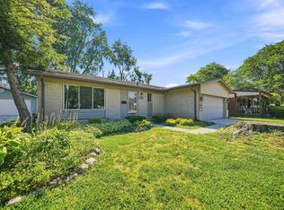37340 Castleton Dr, Sterling Heights, MI 48312