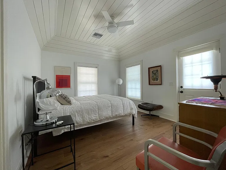 46 Howell Ave — Photo 3