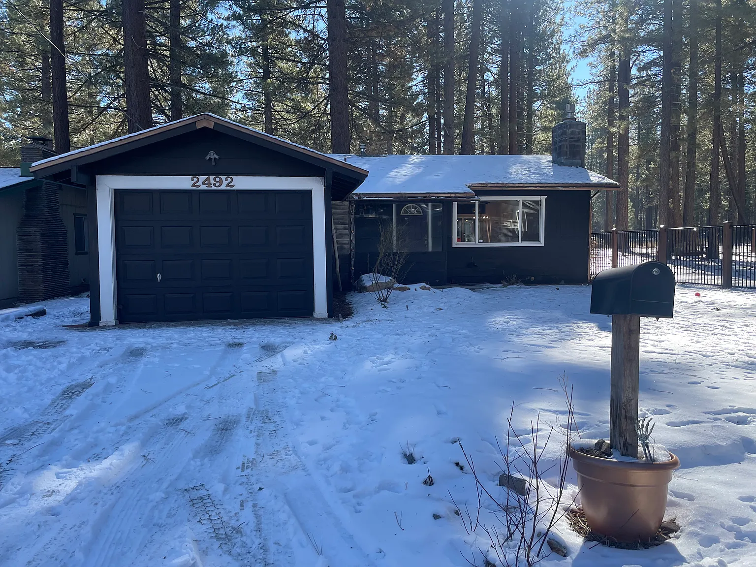 2492 Fountain Ave photo 1
