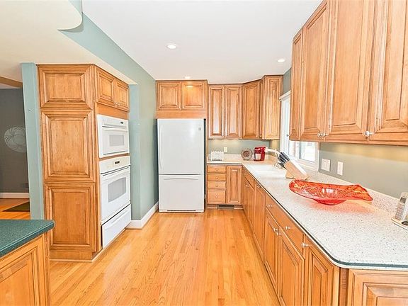 2nd image of 6753 Cathedral Dr