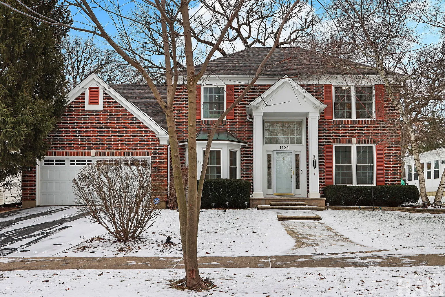 1121 Williamsburg Cir photo 1