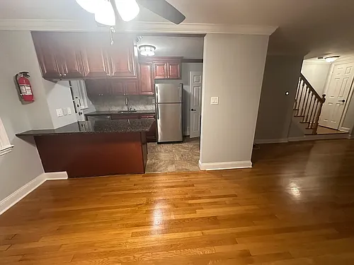 New England Ave Photo 1