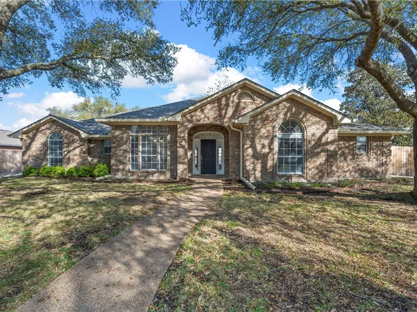 9304 Oak Hill Dr, Woodway, TX 76712
