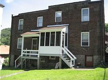 2nd image of 176 Dewey St