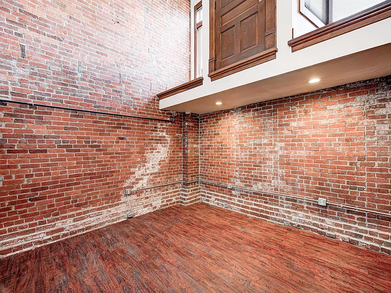 315 N Senate Ave #D — Photo 7
