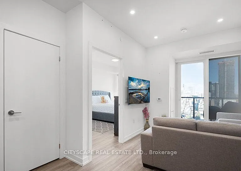 5 Wellington St S #814 — Photo 15