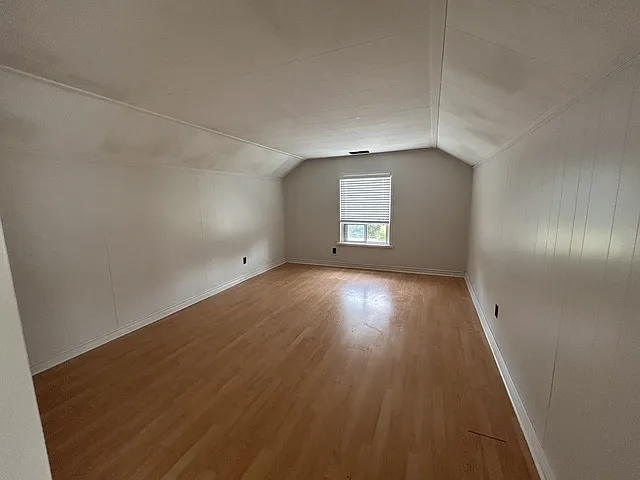 2 bed, 900 sqft, $1,800 — Photo 3
