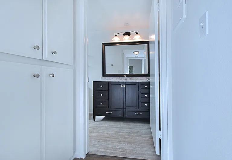 4235 Whitsett Ave #201 — Photo 35