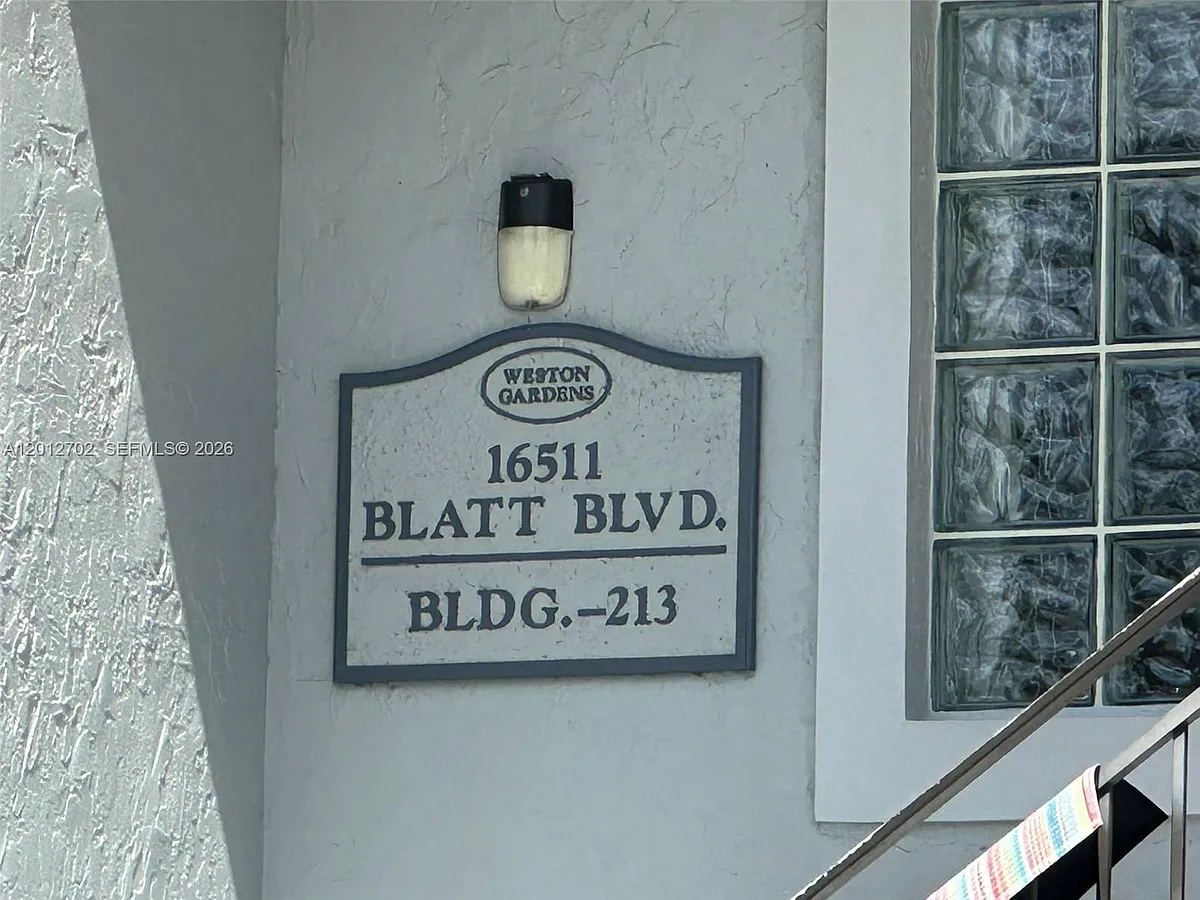 Building Photo - 16511 Blatt Blvd #203
