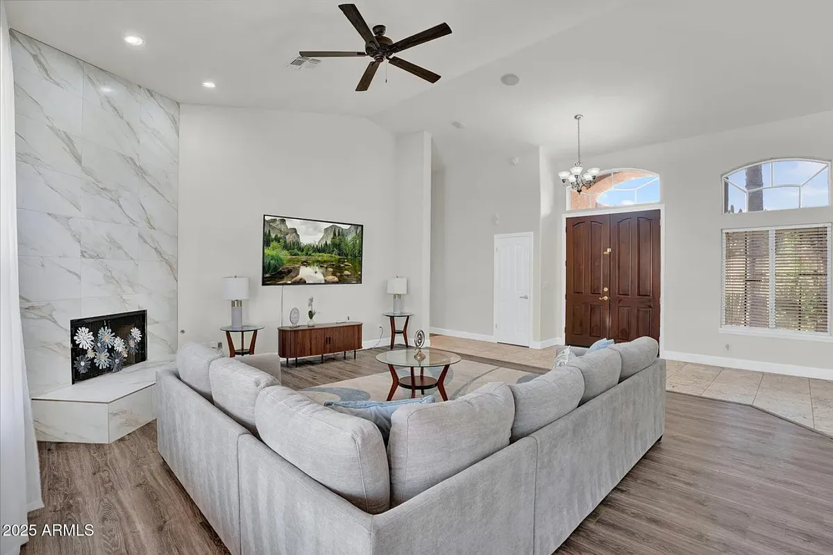 Building Photo - 5434 E Campo Bello Dr