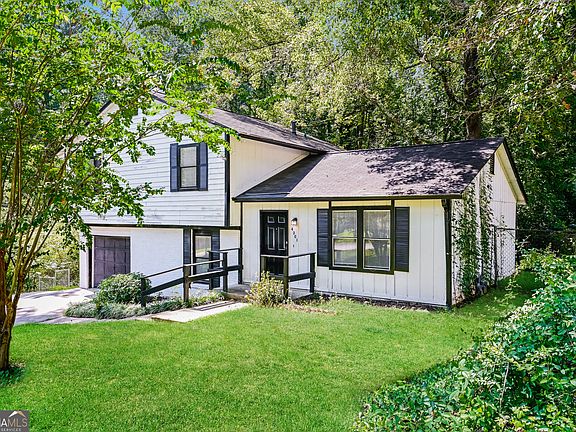 3rd image of 4301 Dogwood Farms Dr